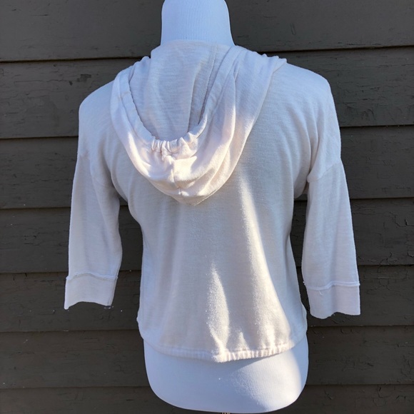 ☀️☀️☀️ 4/$20 Inspired Hearts cropped sweatshirt - Picture 4 of 5